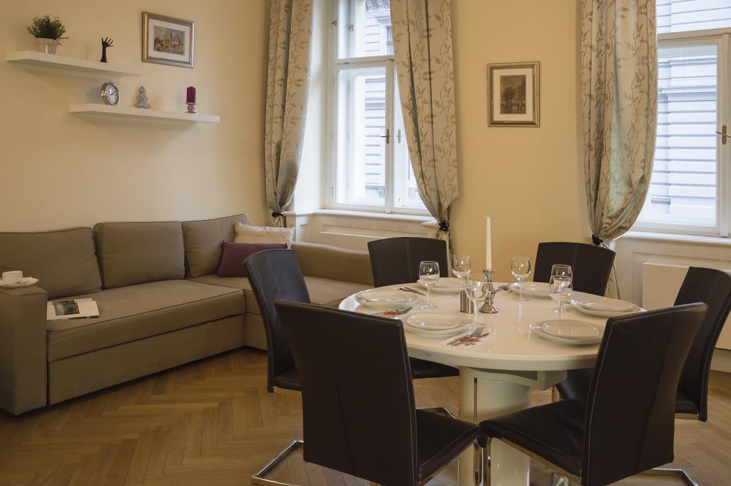 Modern Apartment Vsehrdova Praga Zewnętrze zdjęcie