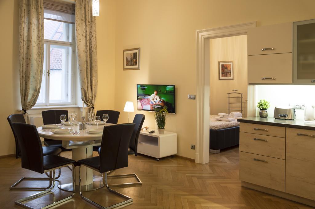 Modern Apartment Vsehrdova Praga Zewnętrze zdjęcie