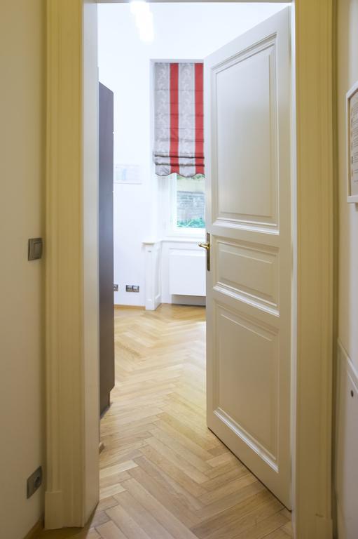 Modern Apartment Vsehrdova Praga Zewnętrze zdjęcie