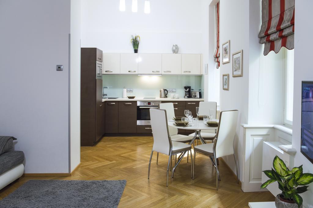 Modern Apartment Vsehrdova Praga Zewnętrze zdjęcie