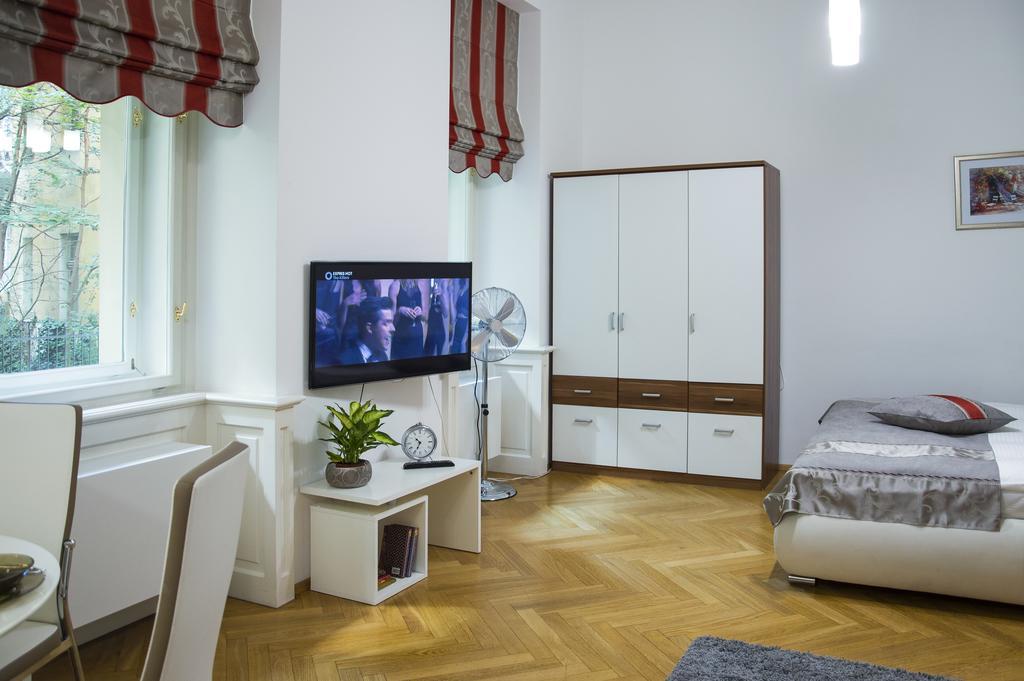 Modern Apartment Vsehrdova Praga Zewnętrze zdjęcie